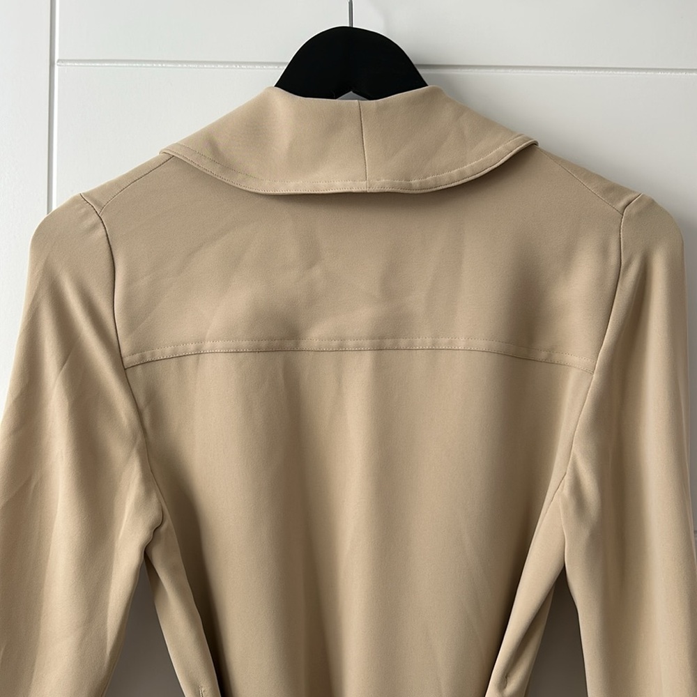 Babaton Kahlo Robe - Picture 8 of 12